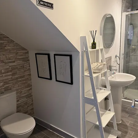 One Abbey Court Apartment *