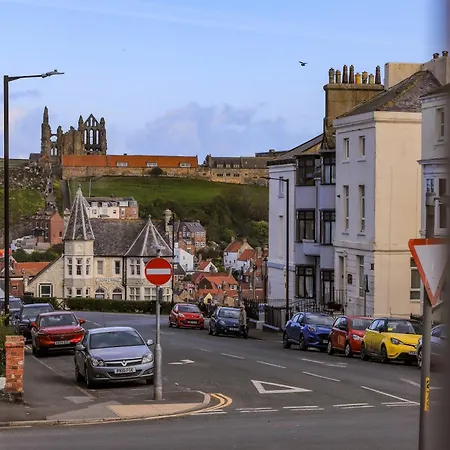 Apartment One Abbey Court *