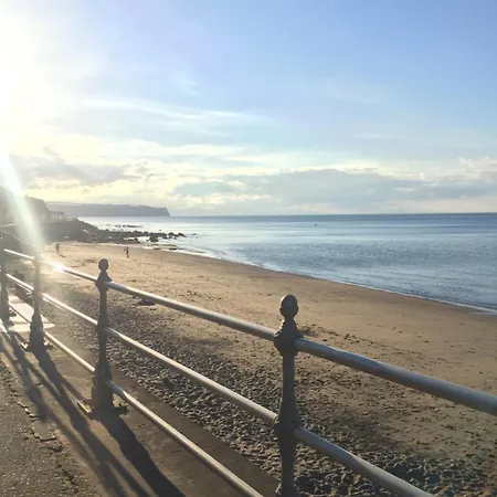 One Abbey Court * ウィットビー