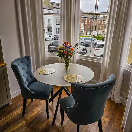 One Abbey Court ウィットビー